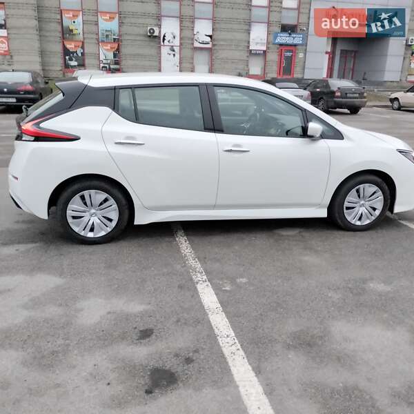 Хэтчбек Nissan Leaf 2021 в Днепре