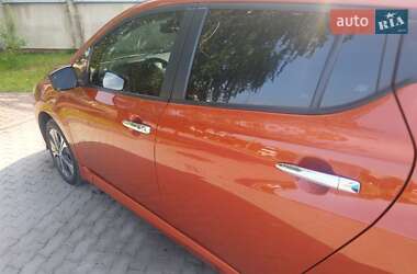 Хэтчбек Nissan Leaf 2022 в 