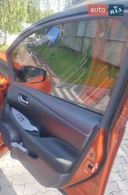 Хэтчбек Nissan Leaf 2022 в 