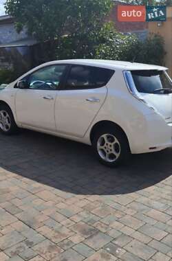 Хэтчбек Nissan Leaf 2016 в Сумах
