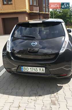 Хетчбек Nissan Leaf 2014 в 
