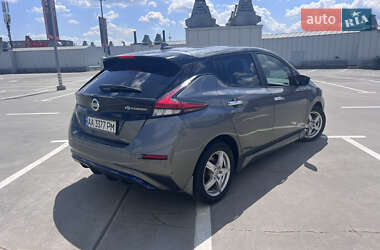 Хэтчбек Nissan Leaf 2018 в 