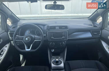 Хэтчбек Nissan Leaf 2018 в 