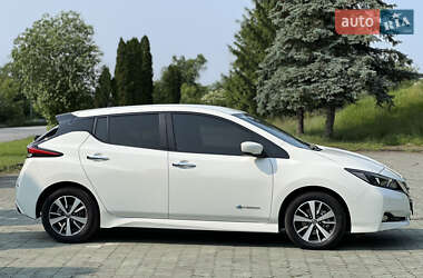 Хэтчбек Nissan Leaf 2018 в 