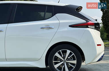 Хэтчбек Nissan Leaf 2018 в 