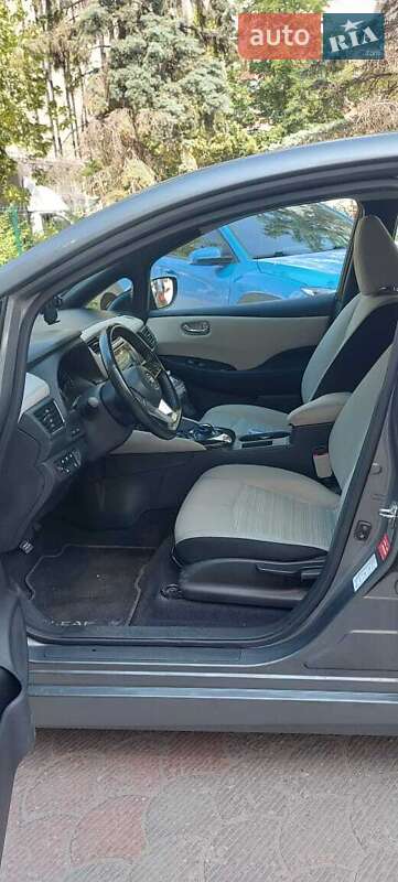 Хетчбек Nissan Leaf 2020 в Дніпрі