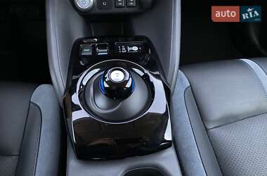 Хэтчбек Nissan Leaf 2020 в 