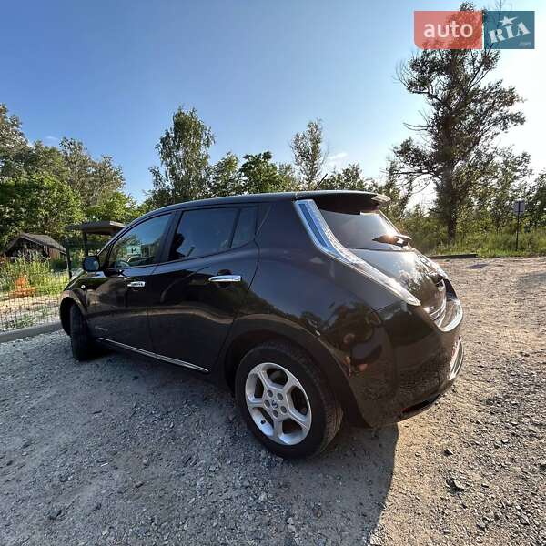 Хэтчбек Nissan Leaf 2014 в Днепре