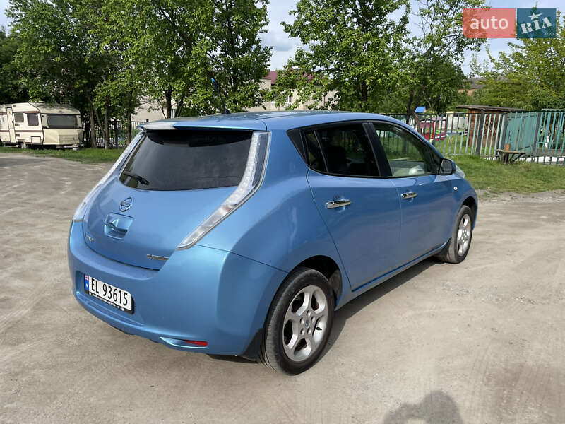 Хэтчбек Nissan Leaf 2012 в Красилове