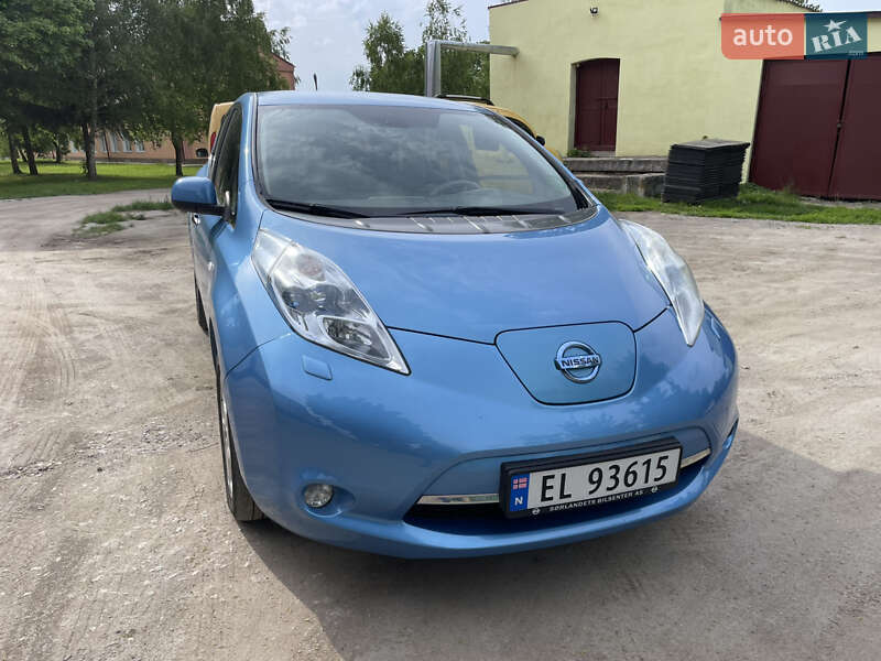 Хэтчбек Nissan Leaf 2012 в Красилове