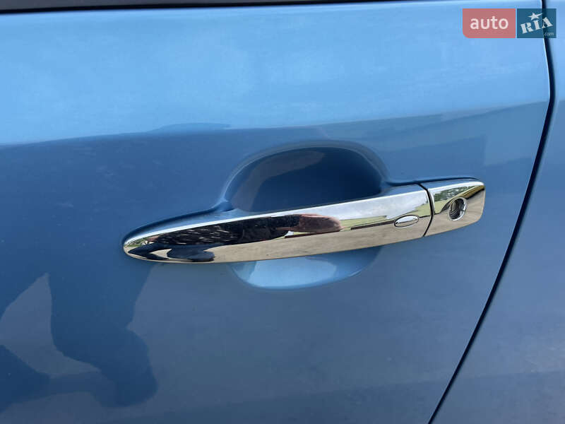 Хэтчбек Nissan Leaf 2012 в Красилове