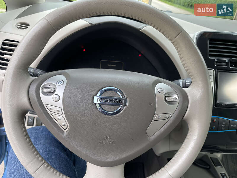 Хэтчбек Nissan Leaf 2012 в Красилове