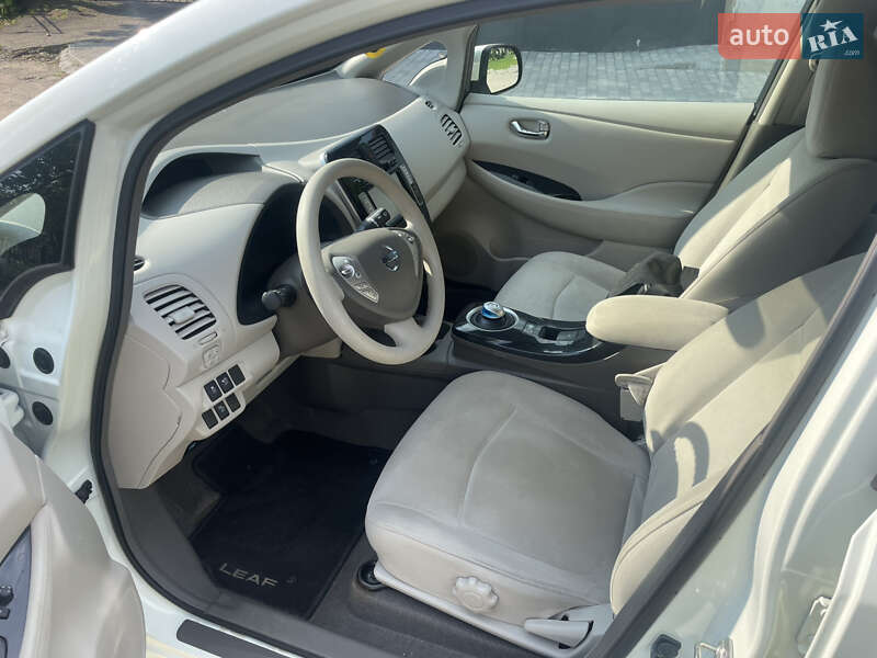 Хэтчбек Nissan Leaf 2012 в Красилове