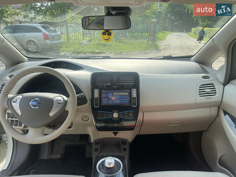 Хэтчбек Nissan Leaf 2012 в Красилове