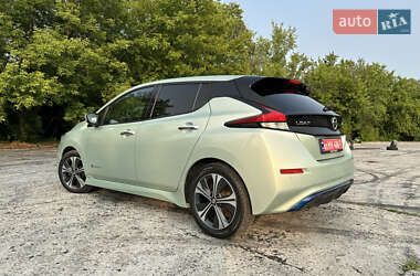 Хэтчбек Nissan Leaf 2018 в 