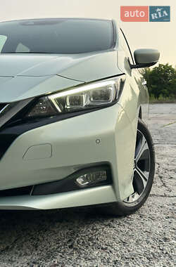 Хэтчбек Nissan Leaf 2018 в 