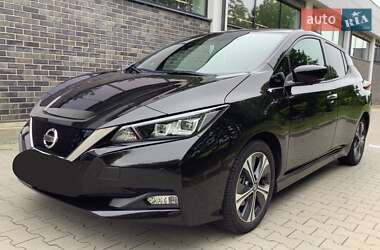 Хэтчбек Nissan Leaf 2021 в 