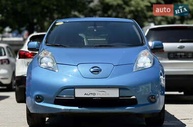 Хэтчбек Nissan Leaf 2013 в 