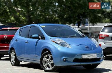 Хэтчбек Nissan Leaf 2013 в 