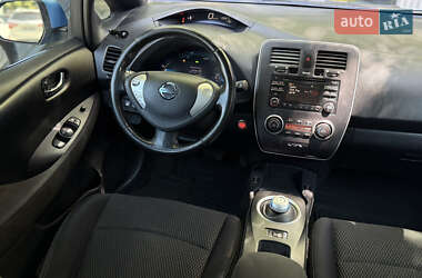 Хэтчбек Nissan Leaf 2013 в 