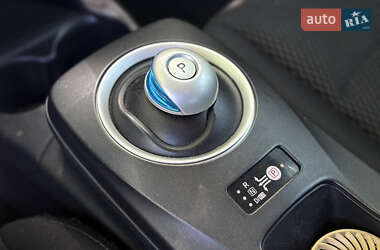 Хэтчбек Nissan Leaf 2013 в 