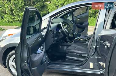 Хетчбек Nissan Leaf 2013 в 