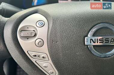 Хетчбек Nissan Leaf 2013 в 