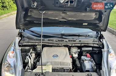 Хетчбек Nissan Leaf 2013 в 