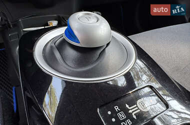 Хэтчбек Nissan Leaf 2014 в 