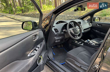 Хэтчбек Nissan Leaf 2014 в 