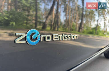 Хэтчбек Nissan Leaf 2014 в 