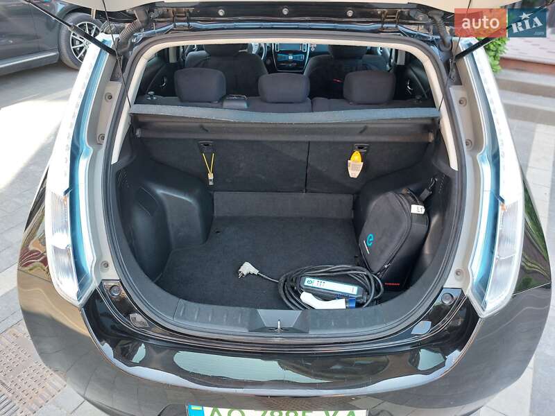 Хэтчбек Nissan Leaf 2013 в Ужгороде