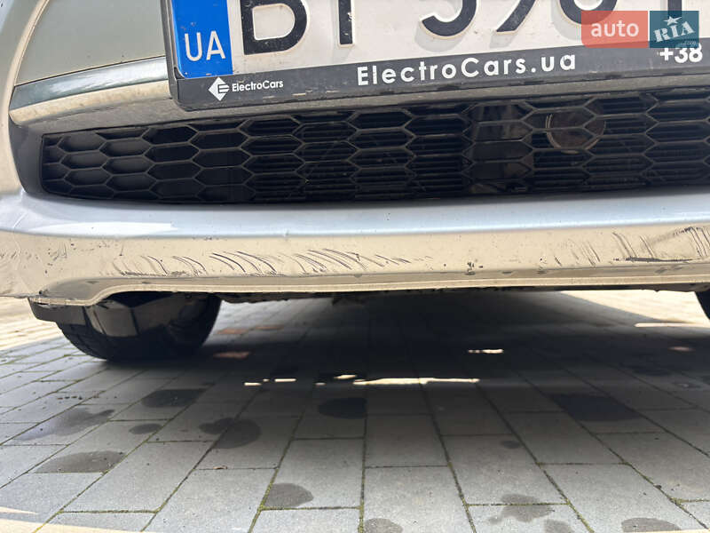 Хэтчбек Nissan Leaf 2014 в Киеве