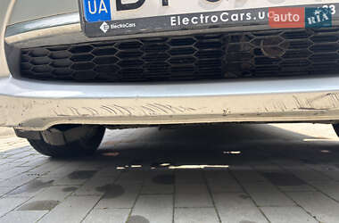 Хэтчбек Nissan Leaf 2014 в 