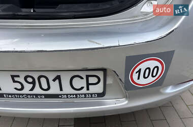 Хэтчбек Nissan Leaf 2014 в 