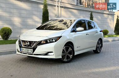 Хэтчбек Nissan Leaf 2019 в 