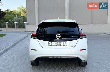 Хэтчбек Nissan Leaf 2019 в 