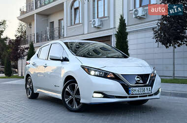 Хэтчбек Nissan Leaf 2019 в 