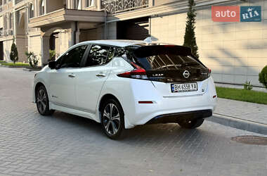 Хэтчбек Nissan Leaf 2019 в 