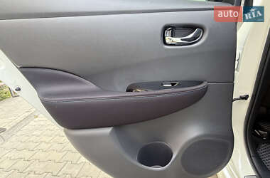 Хэтчбек Nissan Leaf 2019 в 