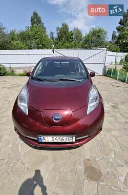 Хэтчбек Nissan Leaf 2016 в 