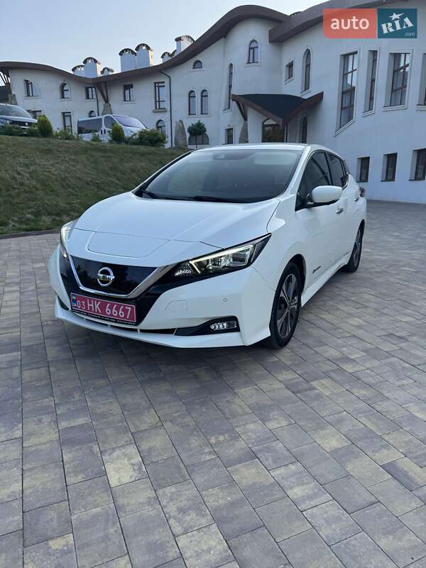 Хэтчбек Nissan Leaf 2019 в Долине