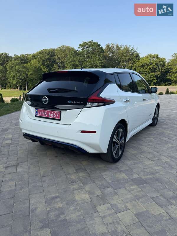 Хэтчбек Nissan Leaf 2019 в Долине