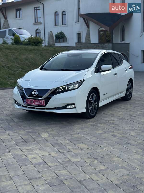Хэтчбек Nissan Leaf 2019 в Долине