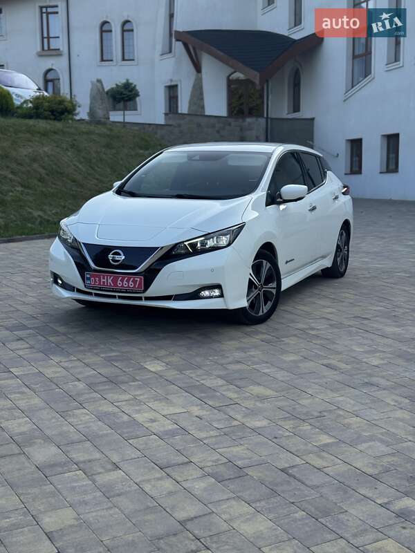 Хэтчбек Nissan Leaf 2019 в Долине