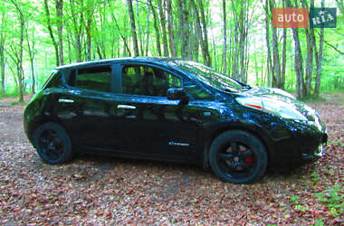 Хэтчбек Nissan Leaf 2014 в 