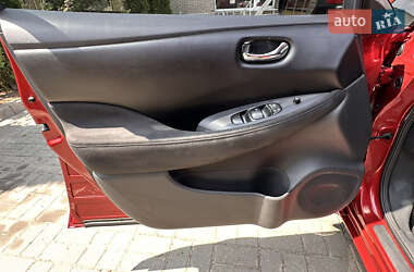 Хэтчбек Nissan Leaf 2014 в 
