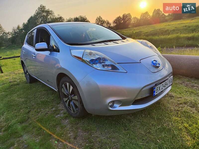 Хэтчбек Nissan Leaf 2014 в Хмельницком