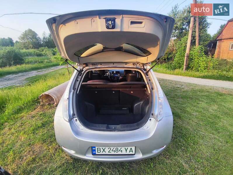 Хэтчбек Nissan Leaf 2014 в Хмельницком
