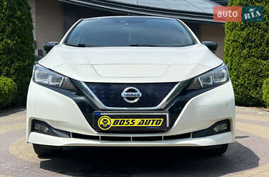 Хэтчбек Nissan Leaf 2018 в 